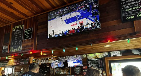 Rocky's Crown Pub by null