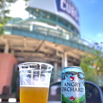 Murphy's Bleachers - Beautiful day with stadium backdrop - Sports Bars Near Me - Chicago, Illinois