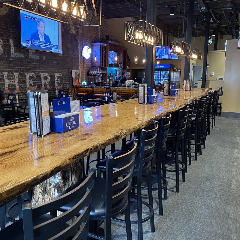 Boxer Barbeque - Community table - Barbeque Near Me - Council Bluffs, Iowa Boxer Barbeque - Community table - Barbeque Near Me - Council Bluffs, Iowa