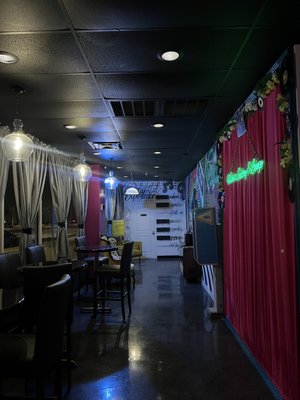 VISIONS EATERY & LOUNGE by null