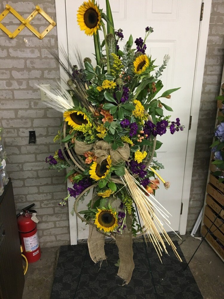 BRENDA’S FLOWERS & GIFTS Updated May 2024 2 Newport Rd, Batesville