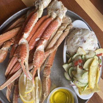 Surf Hut - Alaska Snow Crab Legs (1 1/2 Lbs.) - Seafood Near Me - Destin, Florida
