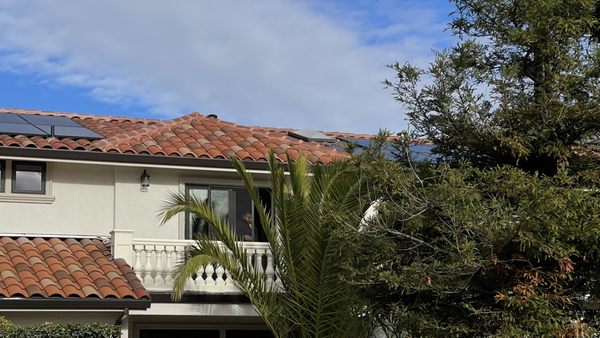 Roofing Specialist Logo