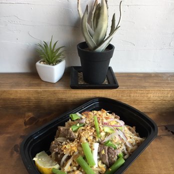Phat Kaphrao - Traditional street style pad thai - beef - Thai Near Me - Toronto, Ontario