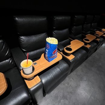 Regal Valley Mall - Cinema Near Me - Hagerstown, Maryland