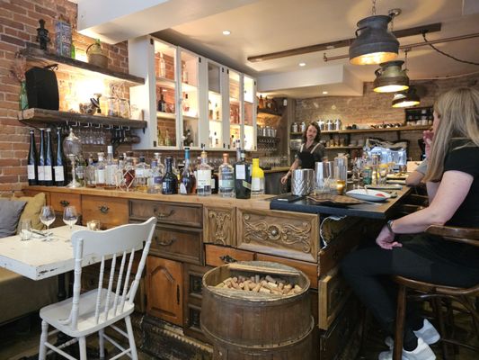Chez Rioux & Pettigrew by null