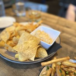 user provided 940's Kitchen & Cocktails photo