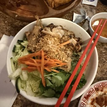 Mandarin House Chinese Restaurant - Chicken and rice noodles - Chinese Near Me - Cleveland, Ohio