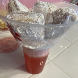 Yummy beignets and refreshing fruity soda with cream!