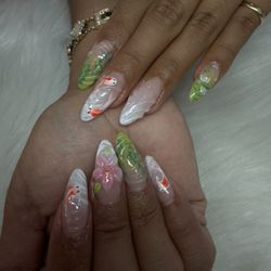 Daisy Nails