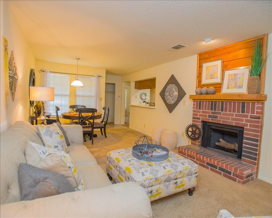 CREEKWOOD APARTMENTS Updated March 2024 84 Photos & 13 Reviews