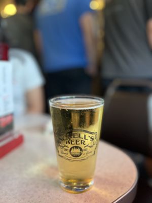 Matt's Bar and Grill by null