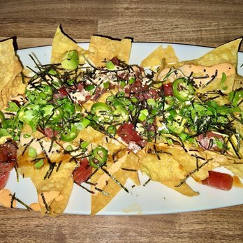 Yard House - Poke Nachos - Bars Near Me - Boston, Massachusetts