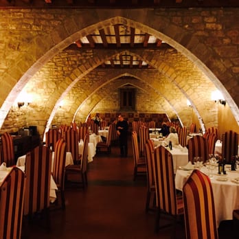 Parador de Cardona - Dining room - Hotels Near Me - Cardona, B