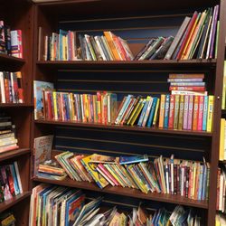 Papaya Cafe - Kids books