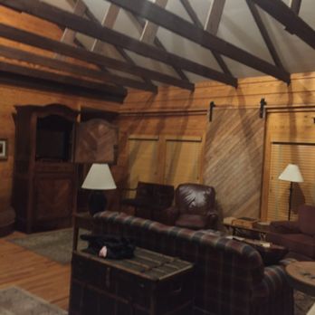 The Swinging Bridge - Living room in our hotel. Nice - American Near Me - Paint Bank, Virginia