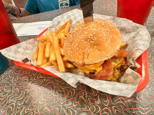 Happy's Hamburgers by null