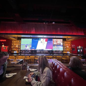 Jason Aldean’s Kitchen + Bar - Bars Near Me - Las Vegas, Nevada Jason Aldean’s Kitchen + Bar - Bars Near Me - Las Vegas, Nevada