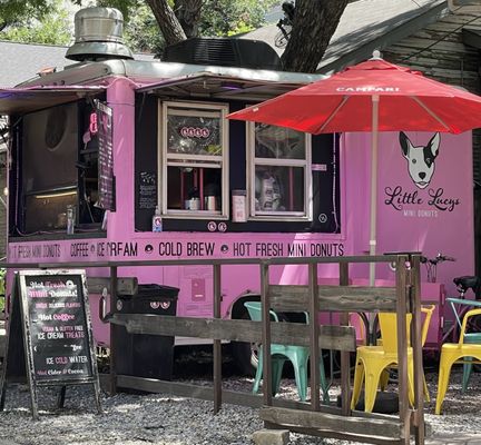 Little Lucy's by null