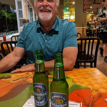 Cheeseburger In Paradise - Heineken 0 - Burgers Near Me - Honolulu, Hawaii