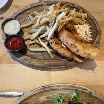 Kitchen Social - Fish and Chips - Cocktail Bars Near Me - Beachwood, Ohio