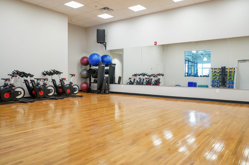 MAXIMUM FITNESS 24/7 Updated September 2024 31 Photos 7351