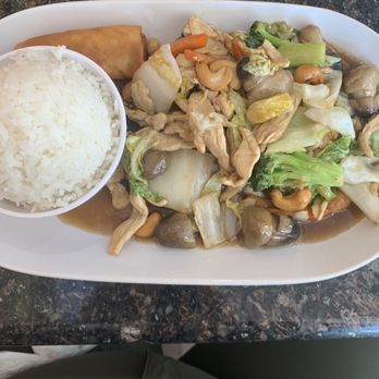 Angkor Bistro - Cashew Chicken lunch special - Thai Near Me - San Antonio, Texas Angkor Bistro - Cashew Chicken lunch special - Thai Near Me - San Antonio, Texas