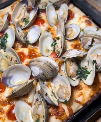 Alice Pizza and Restaurant (Locust Street) by null