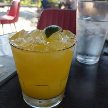 Fred's Garage - Spicy Mango Margarita - American Near Me - Winnetka, Illinois
