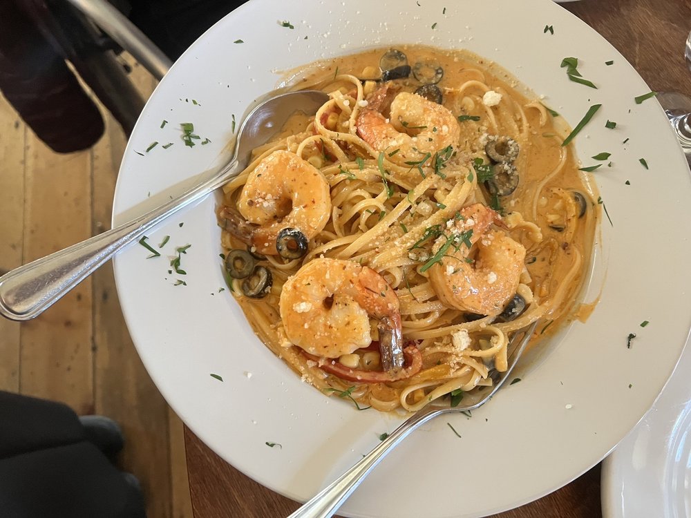 AROMA RESTAURANT & BAKERY Updated September 2024 520 Second St E