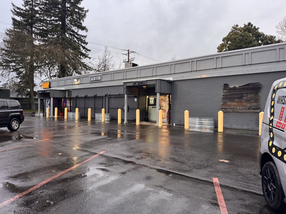 Social spots from Washington Street Liquor Store