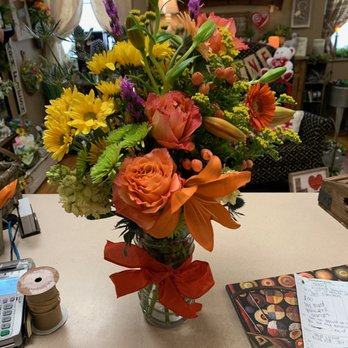 Meant To Be With Flowers - Beautiful arrangement delivered & ordered from out of town! - Florists Near Me - DeWitt, Iowa Meant To Be With Flowers - Beautiful arrangement delivered & ordered from out of town! - Florists Near Me - DeWitt, Iowa