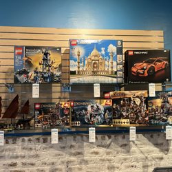 Bricks and Minifigs Brentwood