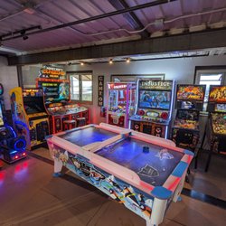 Tin Can Alley - They added an arcade Airhockey!