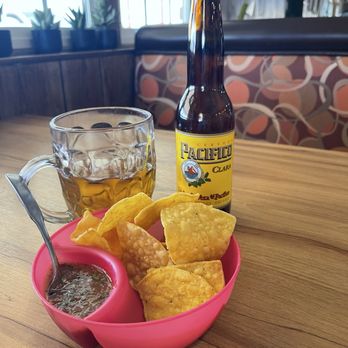 Buckshot Deli & Diner - Ice cold beer with chips and salsa - American Near Me - Niland, California