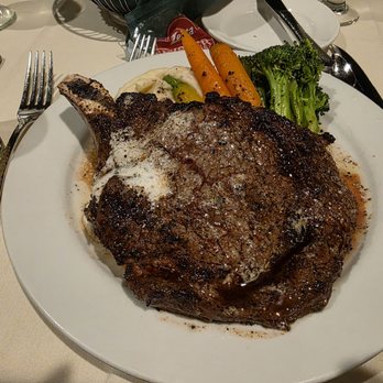 Harris Ranch Resort - American Near Me - Coalinga, California