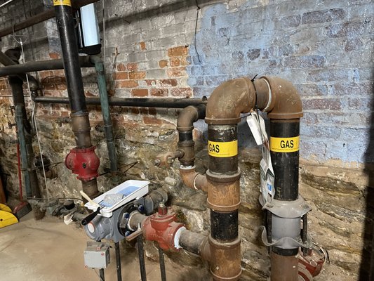 Every Nook And Kranny Logo