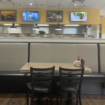 @ The Diner - indoor seating - Breakfast & Brunch Near Me - Orlando, Florida @ The Diner - indoor seating - Breakfast & Brunch Near Me - Orlando, Florida