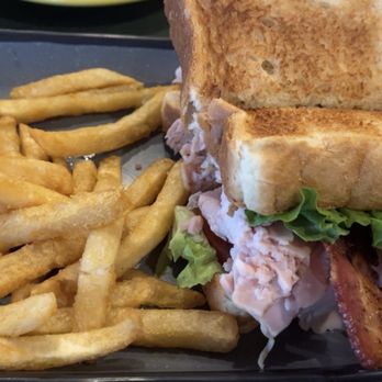 Mike Duffy's Pub & Grill - Texas Turkey Stack - Sports Bars Near Me - Kirkwood, Missouri