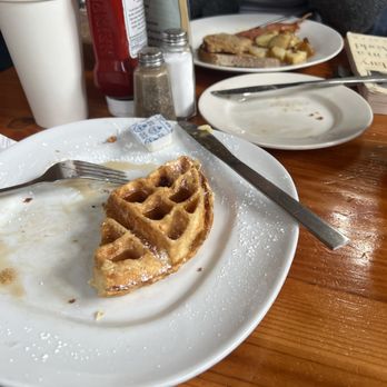 Quadrant Book Mart - Coffee & Tea Near Me - Easton, Pennsylvania