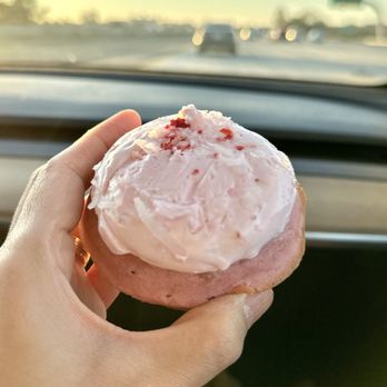 Gentle Grill - strawberry coconut cupcake - Vegan Near Me - Temecula, California