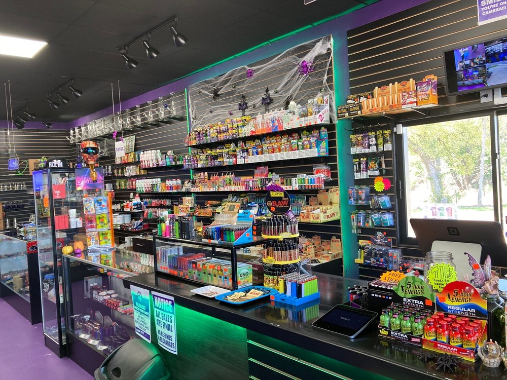 EASY’S SMOKE SHOP Updated June 2024 2621 Jacksboro Hwy, River Oaks