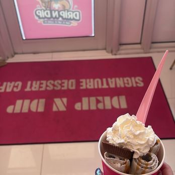 Drip N Dip - Cookie cloud rolled ice cream, Oreo and Carmel with Reese peanut butter cup. - Ice Cream & Frozen Yogurt Near Me - Fort Lauderdale, Florida Drip N Dip - Cookie cloud rolled ice cream, Oreo and Carmel with Reese peanut butter cup. - Ice Cream & Frozen Yogurt Near Me - Fort Lauderdale, Florida