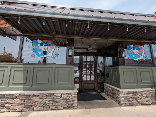 B-52s American Bar & Grill by null