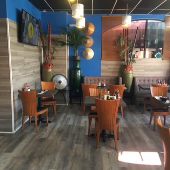 Viet Kitchen - Nice Clean Atmosphere. Warm inside as only fans running. - Vietnamese Near Me - Tampa, Florida Viet Kitchen - Nice Clean Atmosphere. Warm inside as only fans running. - Vietnamese Near Me - Tampa, Florida