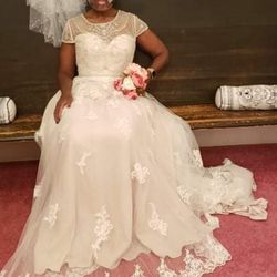 I Do Designer Bridal Consignment - My actual wedding dress with the topper shown. Worn for the ceremony.