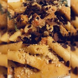 Vegan carbonara with smoked tofu
