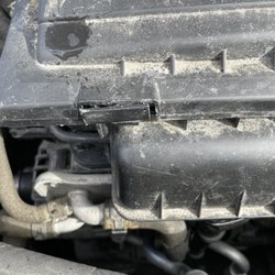 Adirondack Express Lube - One of the broken clips.