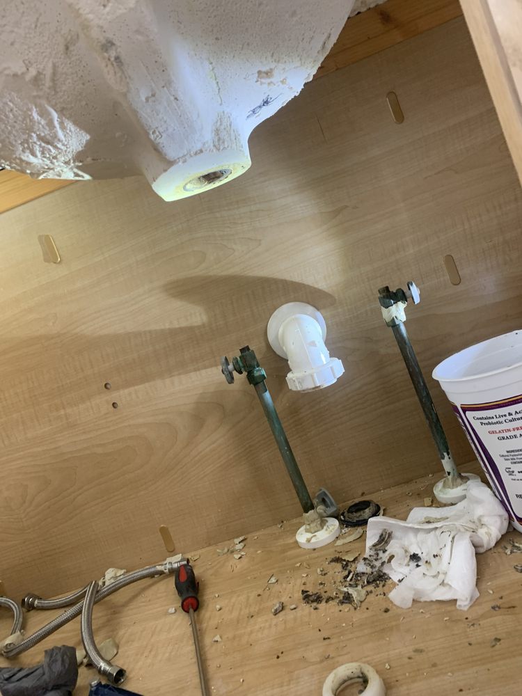 Slide of Ali Handyman