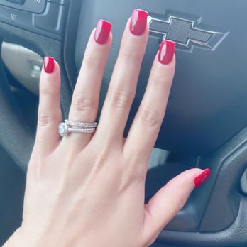L’amour Nail - Medium Tip - Acrylic nails - Nail Salons Near Me - Santa Rosa Beach, Florida